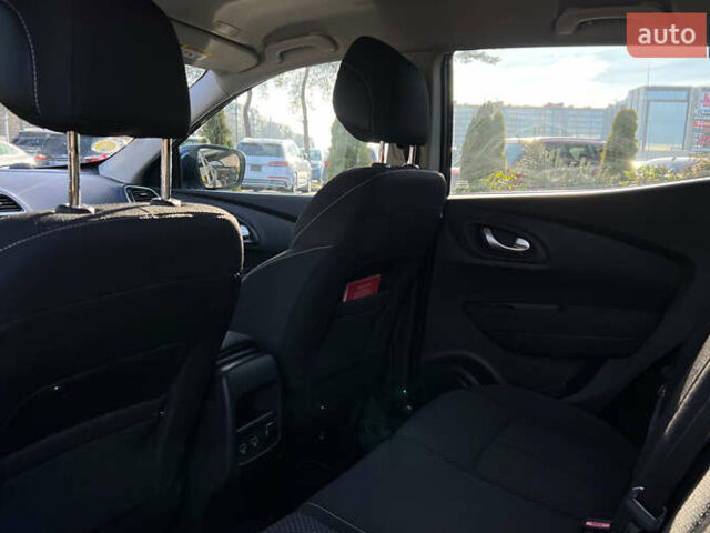 Синий Рено Kadjar, объемом двигателя 1.5 л и пробегом 135 тыс. км за 19200 $, фото 19 на Automoto.ua