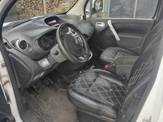 Белый Рено Кенгу Экспресс, объемом двигателя 1.5 л и пробегом 270 тыс. км за 3300 $, фото 6 на Automoto.ua