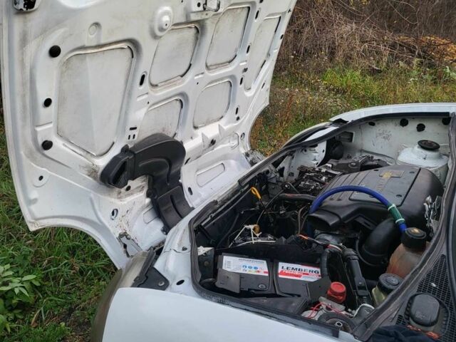 Білий Рено Кєнгу Експресс, об'ємом двигуна 2 л та пробігом 74 тис. км за 2200 $, фото 9 на Automoto.ua