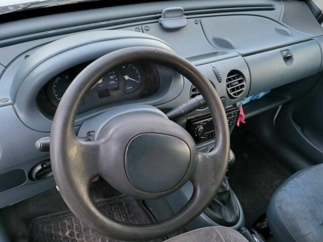 Білий Рено Кєнгу Експресс, об'ємом двигуна 2 л та пробігом 74 тис. км за 2200 $, фото 3 на Automoto.ua