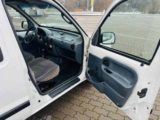 Белый Рено Кенгу Экспресс, объемом двигателя 1.9 л и пробегом 280 тыс. км за 1749 $, фото 5 на Automoto.ua
