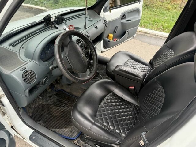 Белый Рено Кенгу Экспресс, объемом двигателя 1.9 л и пробегом 275 тыс. км за 2800 $, фото 7 на Automoto.ua