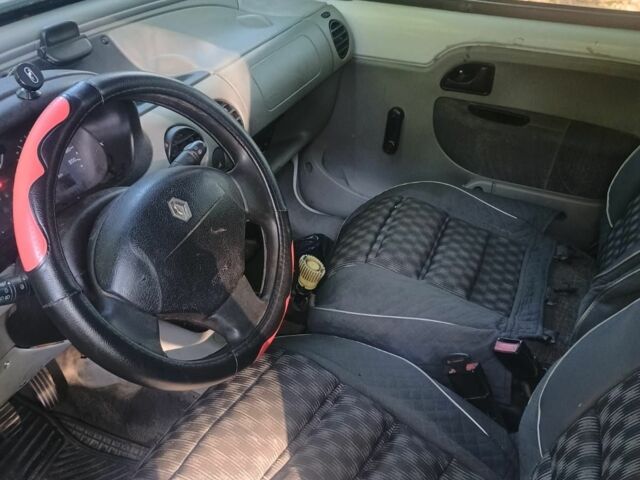 Белый Рено Кенгу Экспресс, объемом двигателя 1.5 л и пробегом 300 тыс. км за 1800 $, фото 3 на Automoto.ua