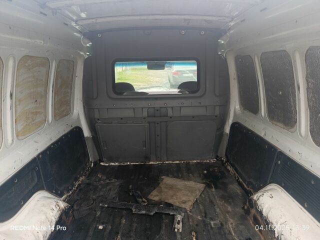 Білий Рено Кєнгу Експресс, об'ємом двигуна 1.9 л та пробігом 180 тис. км за 1250 $, фото 7 на Automoto.ua