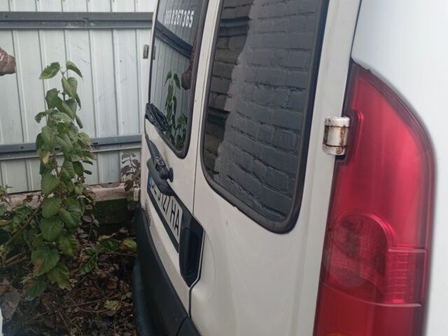 Белый Рено Кенгу Экспресс, объемом двигателя 1.5 л и пробегом 230 тыс. км за 3500 $, фото 4 на Automoto.ua