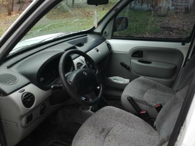 Белый Рено Кенгу Экспресс, объемом двигателя 1.5 л и пробегом 300 тыс. км за 2000 $, фото 6 на Automoto.ua