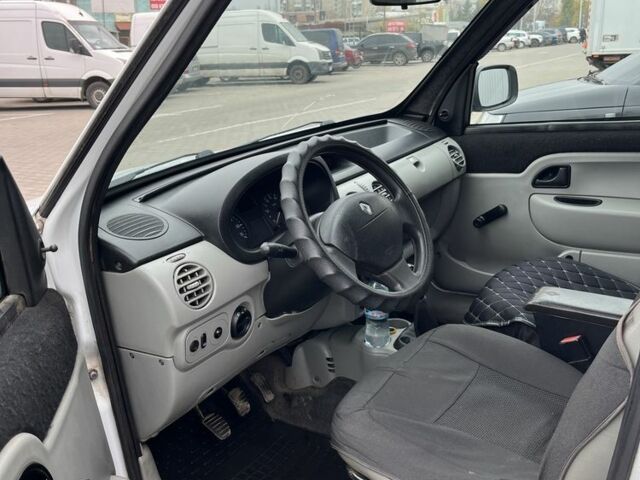 Білий Рено Кєнгу Експресс, об'ємом двигуна 1.5 л та пробігом 260 тис. км за 3100 $, фото 12 на Automoto.ua