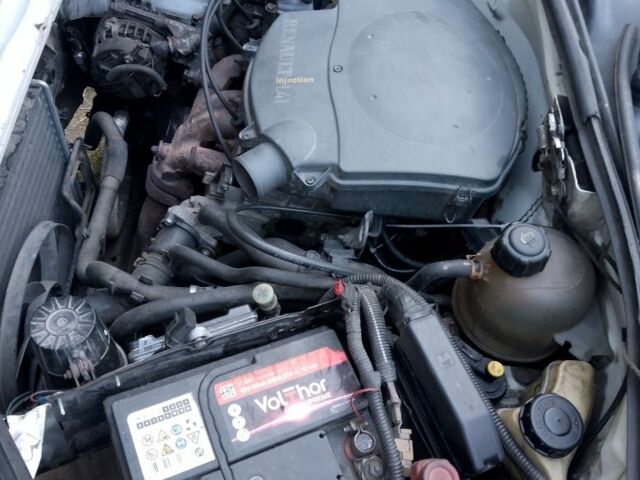 Белый Рено Кенгу Экспресс, объемом двигателя 1.4 л и пробегом 330 тыс. км за 2400 $, фото 13 на Automoto.ua