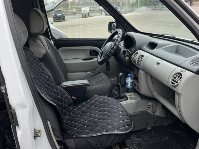 Білий Рено Кєнгу Експресс, об'ємом двигуна 1.5 л та пробігом 260 тис. км за 3100 $, фото 10 на Automoto.ua