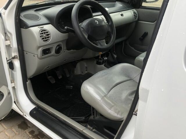 Белый Рено Кенгу Экспресс, объемом двигателя 1.5 л и пробегом 230 тыс. км за 4650 $, фото 6 на Automoto.ua