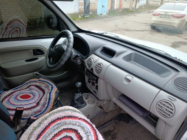 Білий Рено Кєнгу Експресс, об'ємом двигуна 1.4 л та пробігом 300 тис. км за 2200 $, фото 3 на Automoto.ua