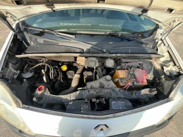 Белый Рено Кенгу Экспресс, объемом двигателя 1.5 л и пробегом 392 тыс. км за 4950 $, фото 8 на Automoto.ua