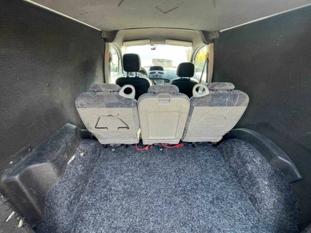 Белый Рено Кенгу Экспресс, объемом двигателя 1.5 л и пробегом 392 тыс. км за 4950 $, фото 16 на Automoto.ua