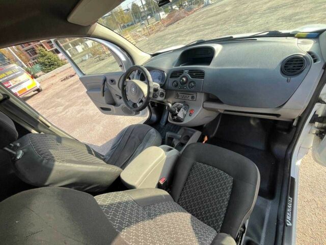 Белый Рено Кенгу Экспресс, объемом двигателя 1.5 л и пробегом 392 тыс. км за 4950 $, фото 12 на Automoto.ua