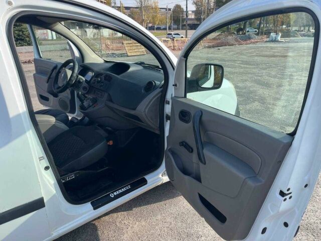 Белый Рено Кенгу Экспресс, объемом двигателя 1.5 л и пробегом 392 тыс. км за 4950 $, фото 13 на Automoto.ua