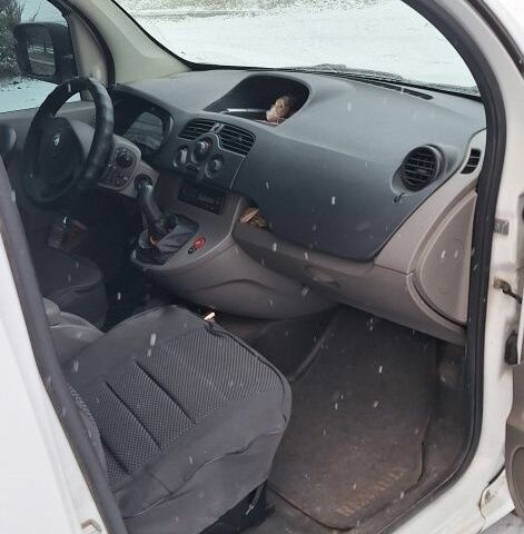 Белый Рено Кенгу Экспресс, объемом двигателя 1.5 л и пробегом 401 тыс. км за 4700 $, фото 15 на Automoto.ua