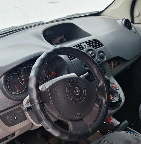 Белый Рено Кенгу Экспресс, объемом двигателя 1.5 л и пробегом 401 тыс. км за 4700 $, фото 16 на Automoto.ua