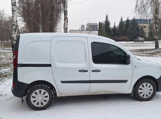 Белый Рено Кенгу Экспресс, объемом двигателя 1.5 л и пробегом 401 тыс. км за 4700 $, фото 7 на Automoto.ua