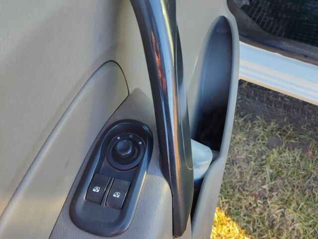 Білий Рено Кєнгу Експресс, об'ємом двигуна 1.5 л та пробігом 284 тис. км за 5000 $, фото 10 на Automoto.ua