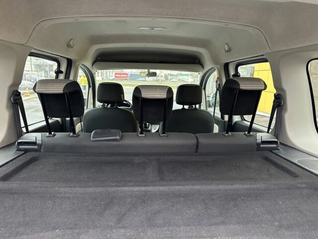 Белый Рено Кенгу Экспресс, объемом двигателя 1.5 л и пробегом 190 тыс. км за 7500 $, фото 15 на Automoto.ua