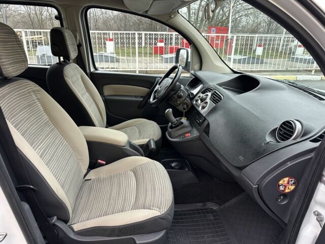 Белый Рено Кенгу Экспресс, объемом двигателя 1.5 л и пробегом 190 тыс. км за 7500 $, фото 9 на Automoto.ua