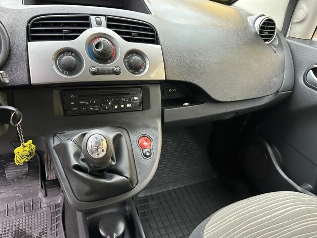 Белый Рено Кенгу Экспресс, объемом двигателя 1.5 л и пробегом 190 тыс. км за 7500 $, фото 18 на Automoto.ua