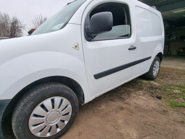 Білий Рено Кєнгу Експресс, об'ємом двигуна 1.5 л та пробігом 380 тис. км за 5300 $, фото 10 на Automoto.ua