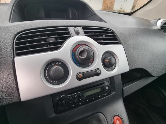 Білий Рено Кєнгу Експресс, об'ємом двигуна 1.5 л та пробігом 380 тис. км за 5300 $, фото 15 на Automoto.ua