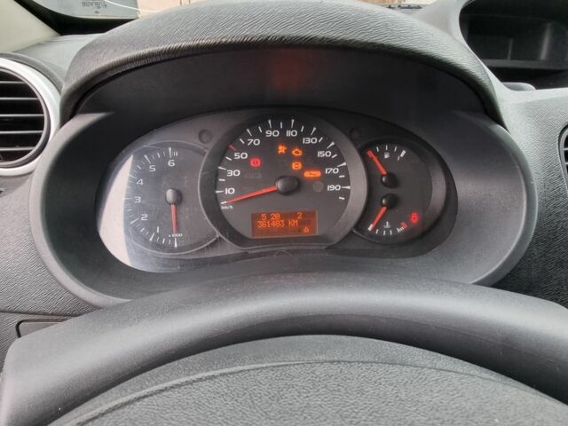 Білий Рено Кєнгу Експресс, об'ємом двигуна 1.5 л та пробігом 380 тис. км за 5300 $, фото 17 на Automoto.ua