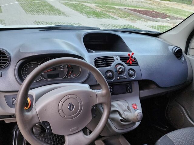 Рено Кєнгу Експресс 2011 у Харкові на Automoto.ua Білий Рено Кєнгу Експресс, об'ємом двигуна 1.5 л та пробігом 210 тис. км за 4250 $, фото 8 на Automoto.ua