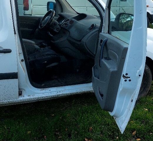 Білий Рено Кєнгу Експресс, об'ємом двигуна 1.5 л та пробігом 360 тис. км за 6100 $, фото 3 на Automoto.ua