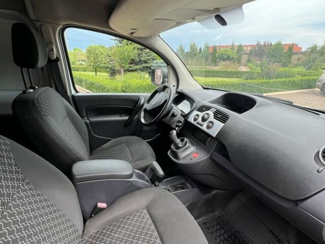 Белый Рено Кенгу Экспресс, объемом двигателя 1.4 л и пробегом 300 тыс. км за 4300 $, фото 8 на Automoto.ua