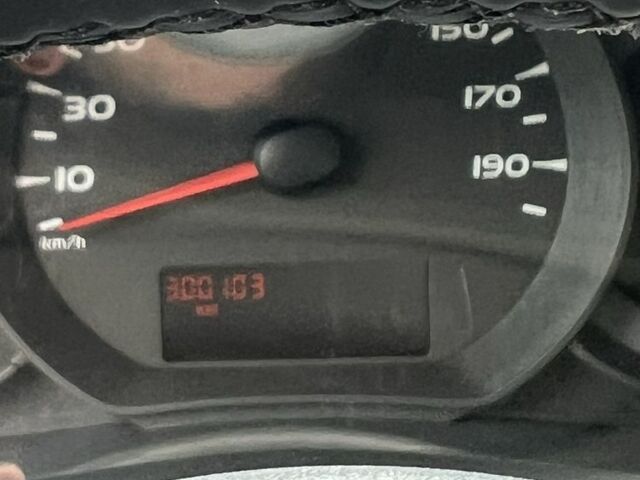 Белый Рено Кенгу Экспресс, объемом двигателя 1.4 л и пробегом 300 тыс. км за 4300 $, фото 13 на Automoto.ua