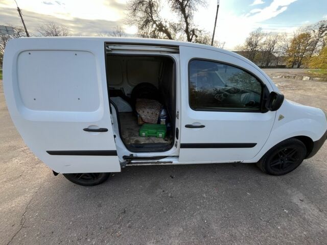 Рено Кенгу Экспресс 2012 в Новгородка на Automoto.ua Белый Рено Кенгу Экспресс, объемом двигателя 1.5 л и пробегом 400 тыс. км за 4200 $, фото 6 на Automoto.ua