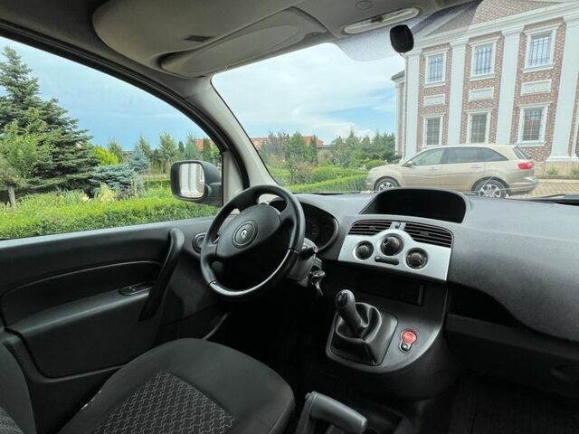 Белый Рено Кенгу Экспресс, объемом двигателя 1.4 л и пробегом 300 тыс. км за 4300 $, фото 9 на Automoto.ua