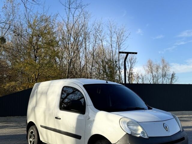 Белый Рено Кенгу Экспресс, объемом двигателя 1.5 л и пробегом 236 тыс. км за 3800 $, фото 3 на Automoto.ua