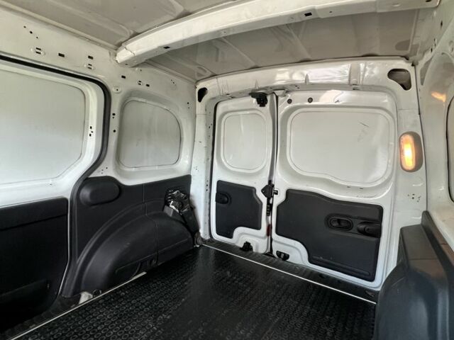 Белый Рено Кенгу Экспресс, объемом двигателя 1.4 л и пробегом 300 тыс. км за 4300 $, фото 10 на Automoto.ua