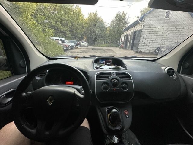 Белый Рено Кенгу Экспресс, объемом двигателя 1.5 л и пробегом 311 тыс. км за 5199 $, фото 1 на Automoto.ua