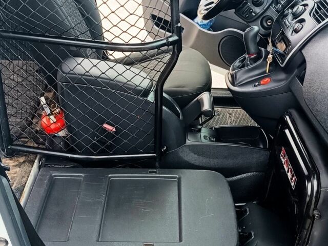 Білий Рено Кєнгу Експресс, об'ємом двигуна 1.5 л та пробігом 303 тис. км за 6000 $, фото 2 на Automoto.ua