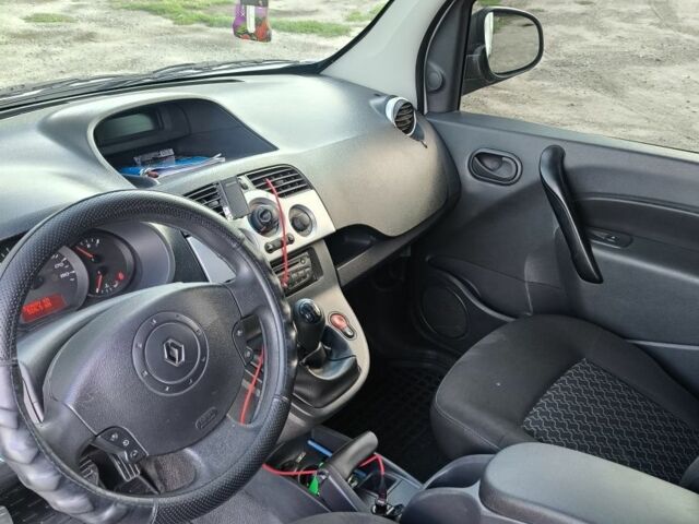 Белый Рено Кенгу Экспресс, объемом двигателя 1.5 л и пробегом 330 тыс. км за 6500 $, фото 6 на Automoto.ua