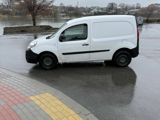 Белый Рено Кенгу Экспресс, объемом двигателя 1.5 л и пробегом 405 тыс. км за 4900 $, фото 3 на Automoto.ua