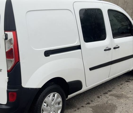 Белый Рено Кенгу Экспресс, объемом двигателя 1.5 л и пробегом 234 тыс. км за 7700 $, фото 2 на Automoto.ua