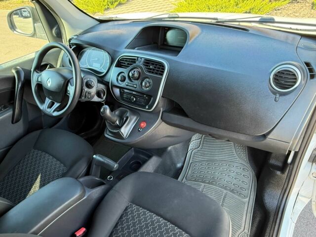 Рено Кєнгу Експресс 2015 у Києві на Automoto.ua Білий Рено Кєнгу Експресс, об'ємом двигуна 1.5 л та пробігом 230 тис. км за 8300 $, фото 18 на Automoto.ua