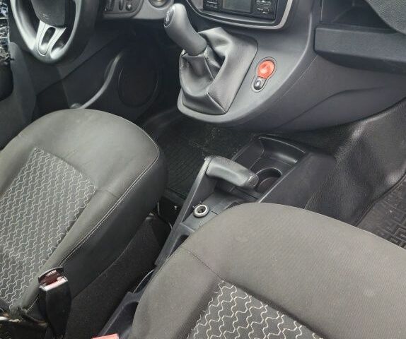 Белый Рено Кенгу Экспресс, объемом двигателя 1.5 л и пробегом 234 тыс. км за 4999 $, фото 6 на Automoto.ua