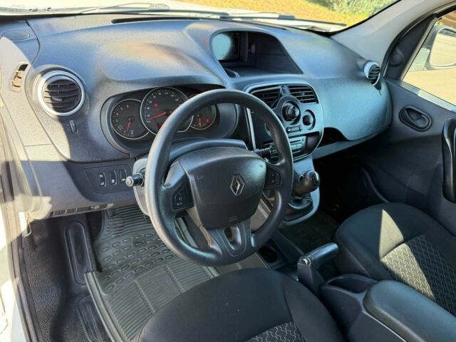 Рено Кєнгу Експресс 2015 у Києві на Automoto.ua Білий Рено Кєнгу Експресс, об'ємом двигуна 1.5 л та пробігом 230 тис. км за 8300 $, фото 14 на Automoto.ua