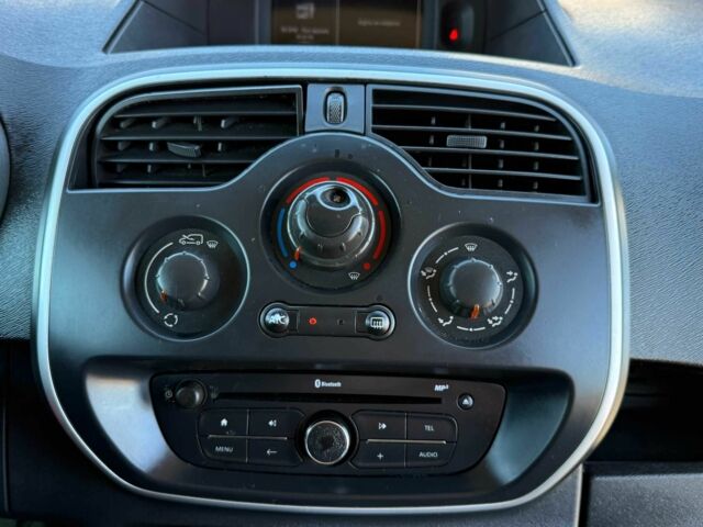 Рено Кєнгу Експресс 2015 у Києві на Automoto.ua Білий Рено Кєнгу Експресс, об'ємом двигуна 1.5 л та пробігом 230 тис. км за 8300 $, фото 20 на Automoto.ua