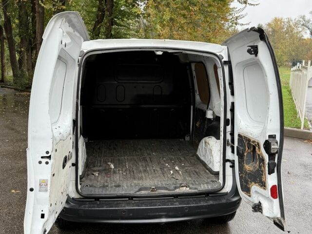 Рено Кенгу Экспресс 2015 в Кривом Роге на Automoto.ua Белый Рено Кенгу Экспресс, объемом двигателя 1.5 л и пробегом 139 тыс. км за 6200 $, фото 2 на Automoto.ua