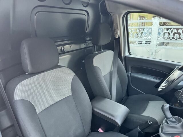 Білий Рено Кєнгу Експресс, об'ємом двигуна 1.5 л та пробігом 220 тис. км за 7600 $, фото 3 на Automoto.ua