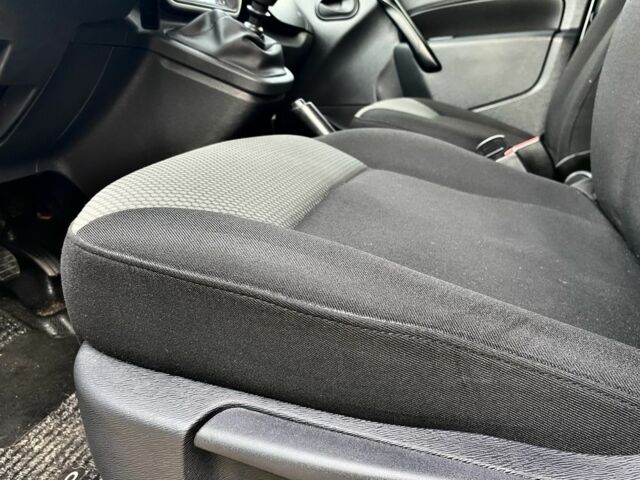 Білий Рено Кєнгу Експресс, об'ємом двигуна 1.5 л та пробігом 164 тис. км за 11400 $, фото 19 на Automoto.ua