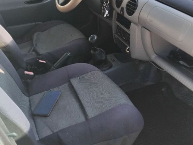 Белый Рено Кенгу Экспресс, объемом двигателя 1.9 л и пробегом 200 тыс. км за 1650 $, фото 3 на Automoto.ua